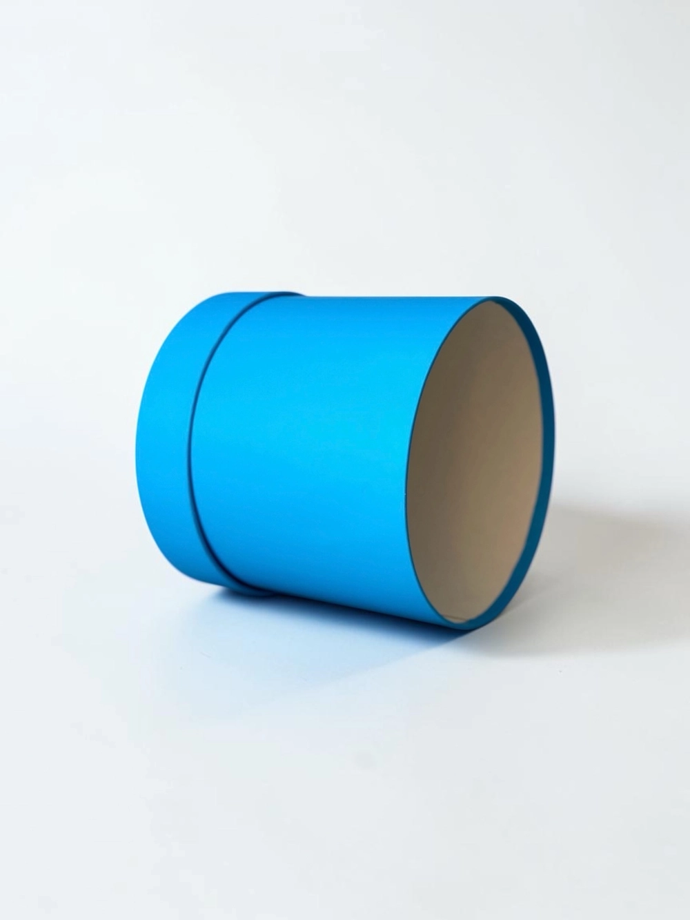 Плотная шляпная коробка фальш-крышка .Цвет; Ярко голубой.