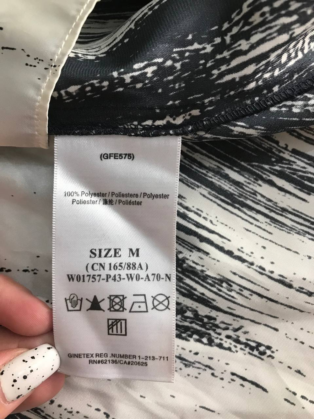 Сарафан Guess для смелого образа, маркировка М, визуально 46 размер