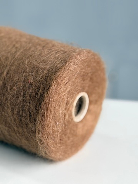 Пряжа Ilaria Aurora (67% кидмохер, 5% меринос, 28% па) 1000м/100гр, орехово-коричневый