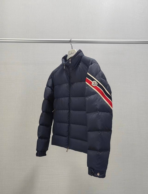 Пуховик Moncler