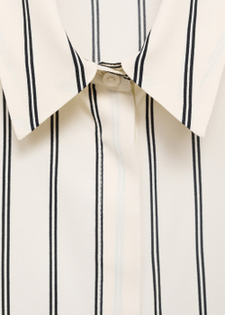 Блузка из струящейся ткани с длинными рукавами