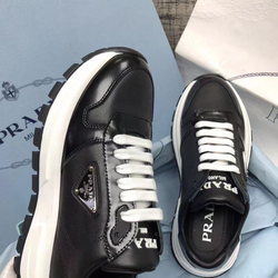 Кроссовки Prada