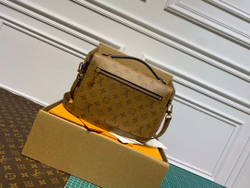 Louis Vuitton Pochette Metis