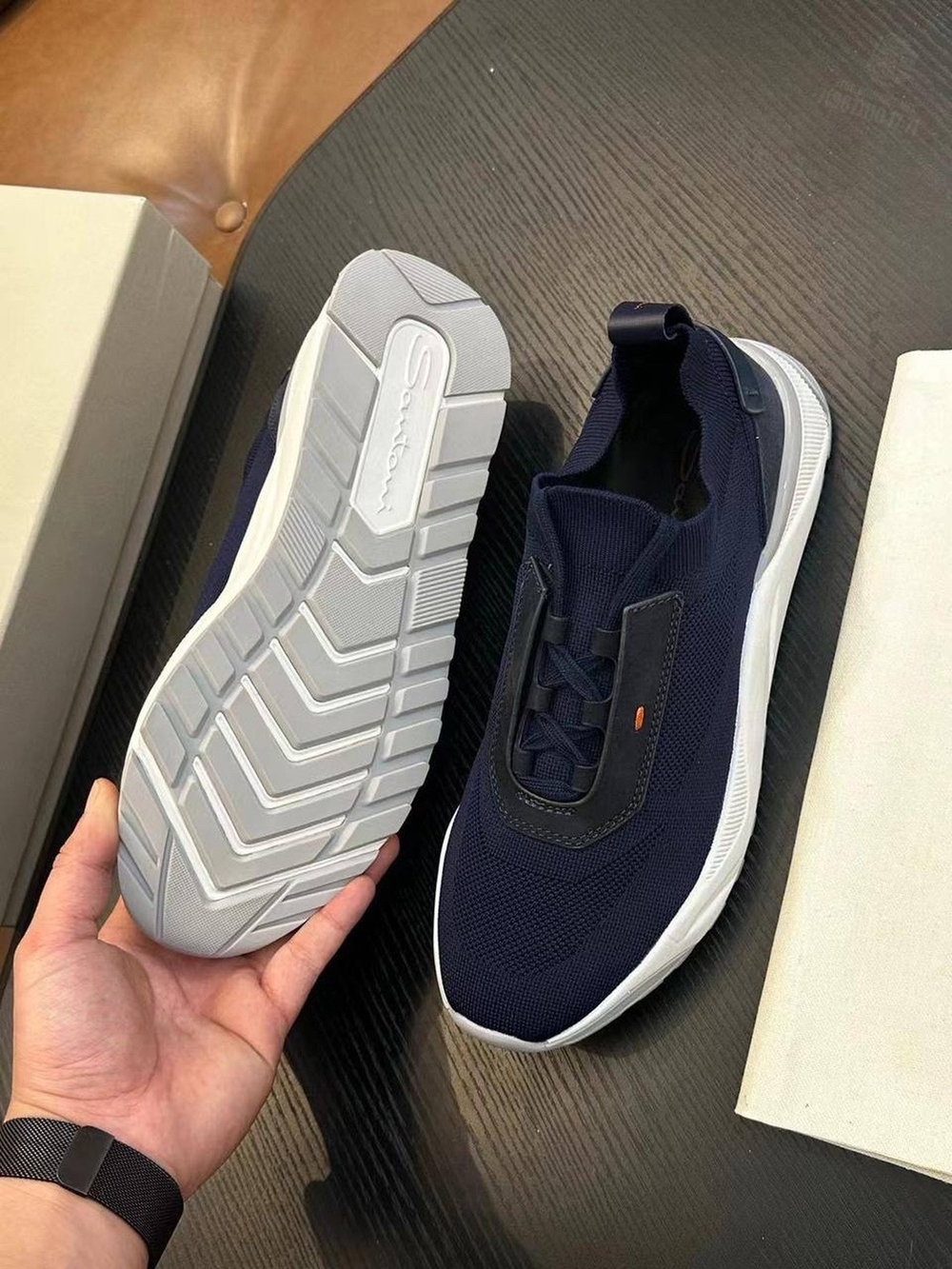 Кроссовки Santoni