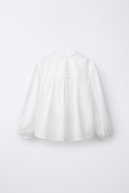 ZARA РУБАШКА В РОМАНТИЧЕСКОМ СТИЛЕ СО СБОРКАМИ, БЕЛЫЙ