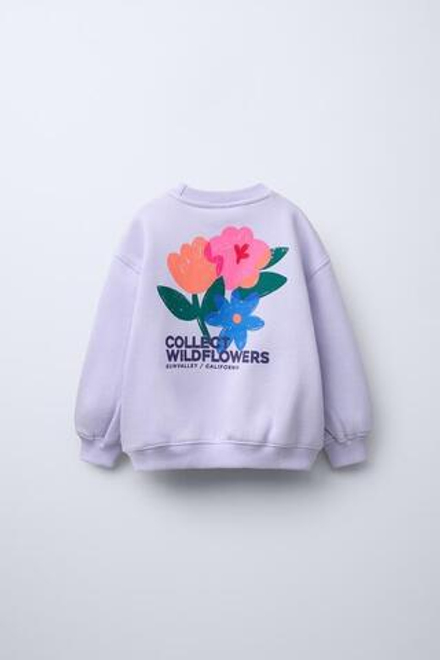 ZARA УТЕПЛЕННАЯ ТОЛСТОВКА С ПРИНТОМ, ЦВЕТ МАЛЬВЫ