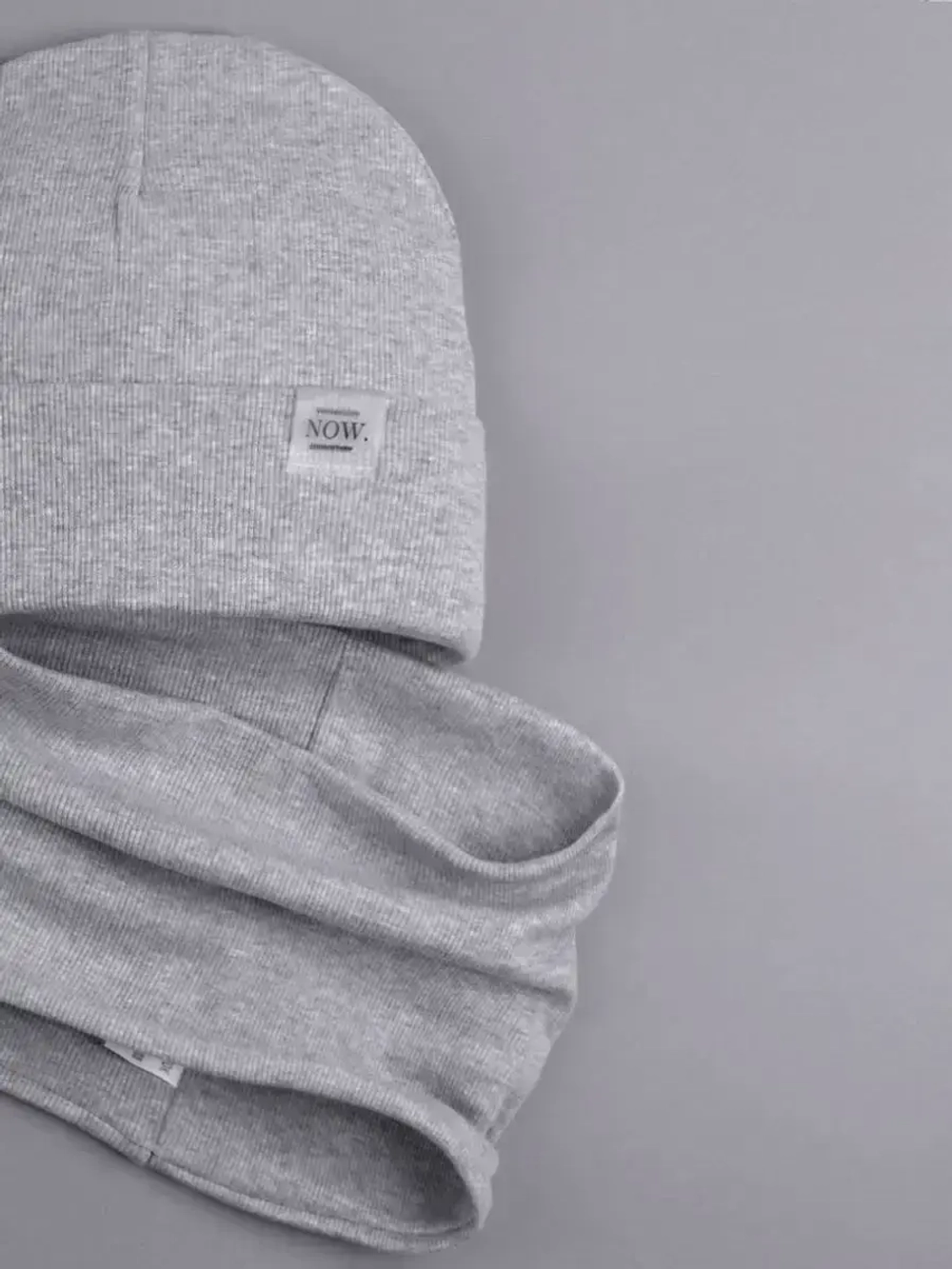 Шапка трикотажная демисезонная и снуд для детей