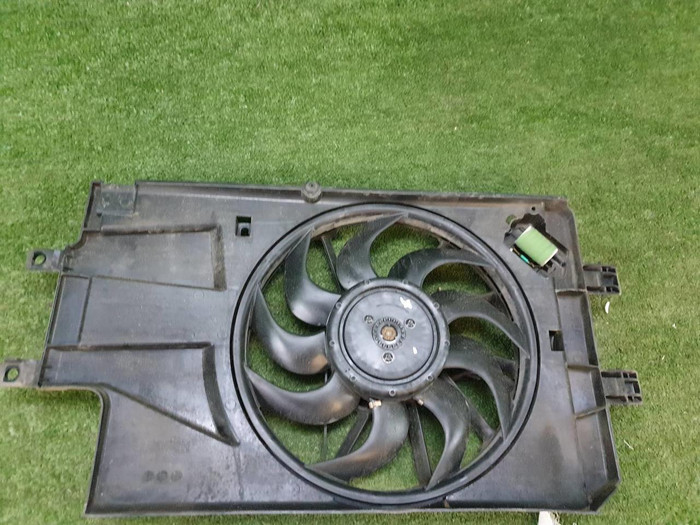 Диффузор с вентилятором Lada Granta (2011-2018)