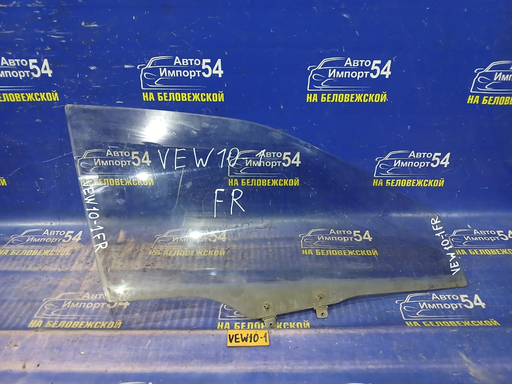 Стекло двери передней правой NISSAN AVENIR 1997