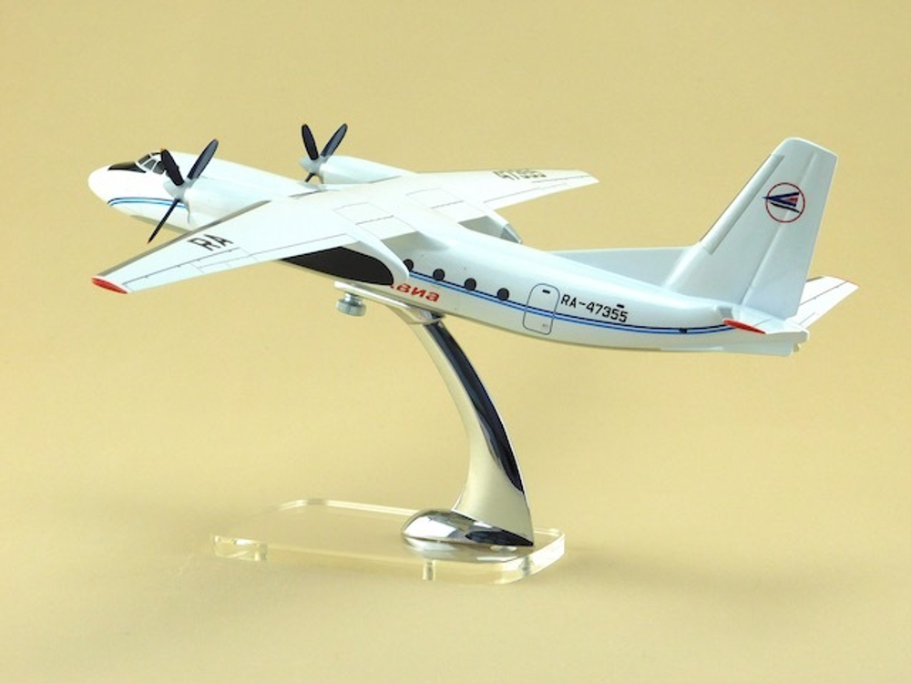 Модель самолета Ан-24РВ (М1:72, Томск Авиа)