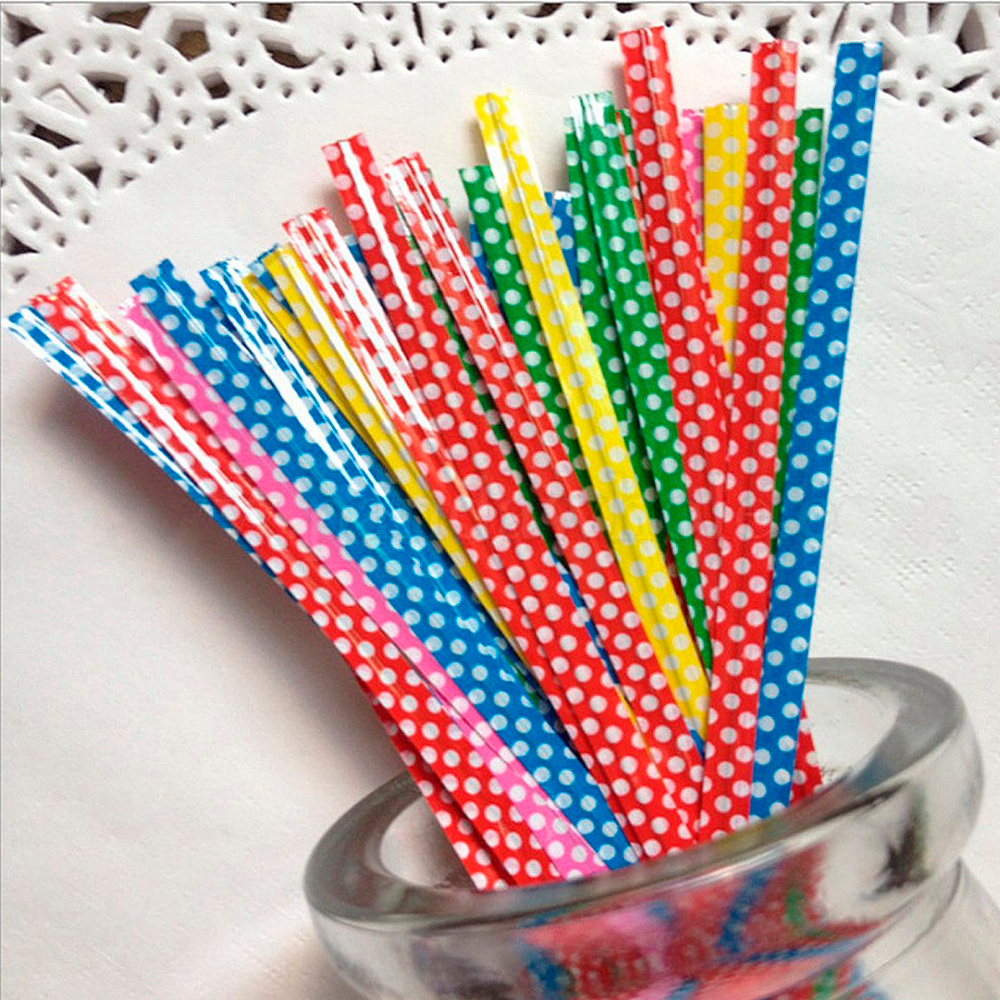 500 скрутиков-прутиков 10 см с рисунком Горошек в пластмассовой оболочке