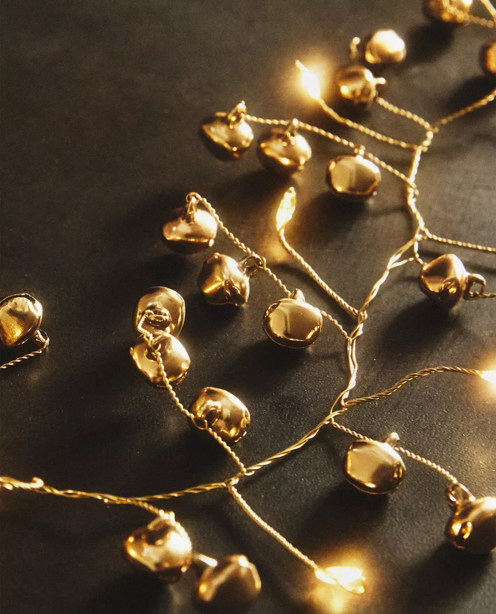 ZARA HOME РОЖДЕСТВЕНСКАЯ ГИРЛЯНДА С БУГОЛЬНИКАМИ