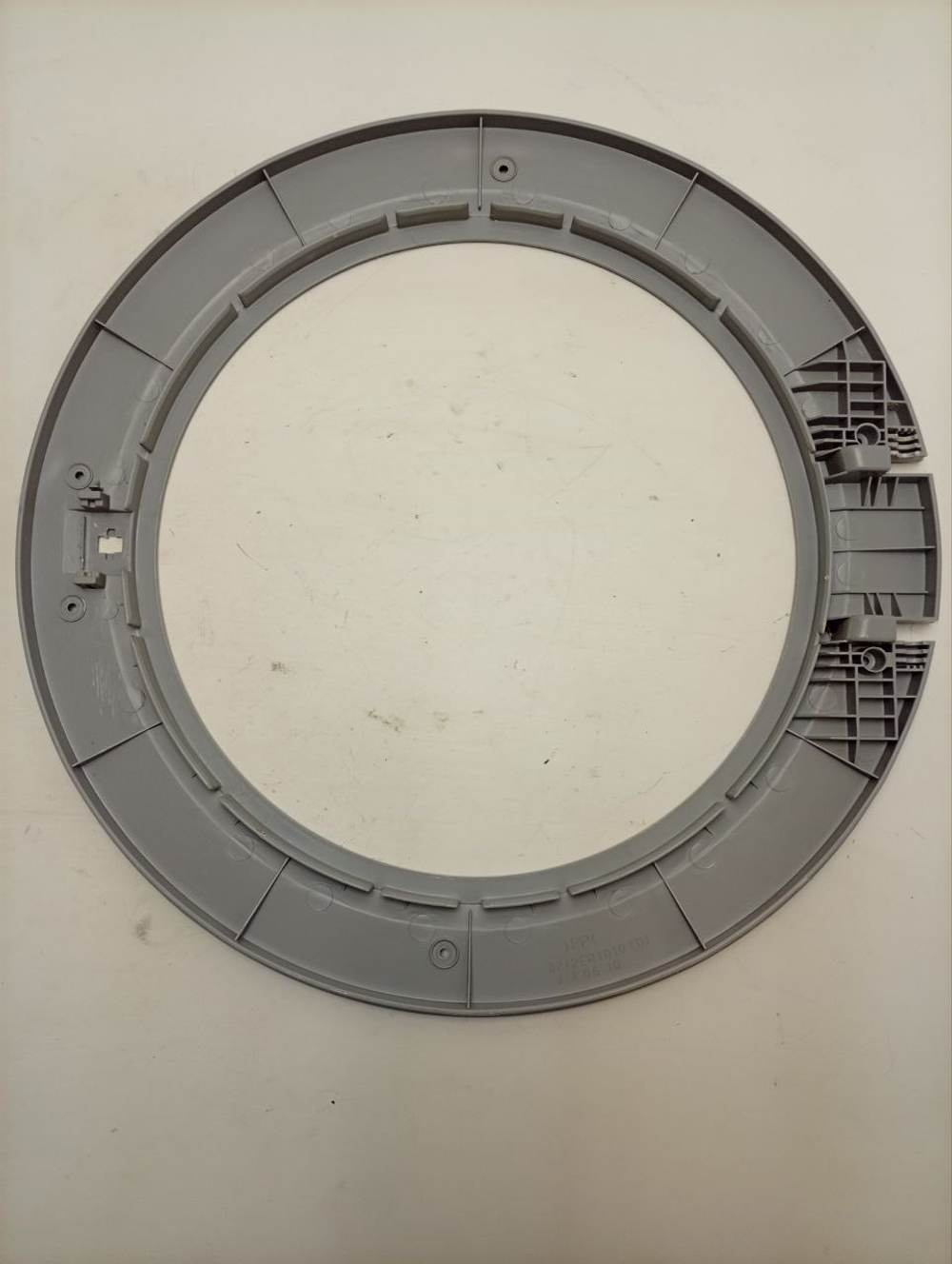F1068SD кт11 Внутреннее обрамление люка стиральной машины LG 3212ER1010 б/у