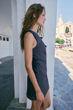 ZARA КОРОТКОЕ ПЛАТЬЕ С НАВЕСНЫМИ ПЕТЛЯМИ, ИНДИГО