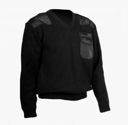 Джемпер черный с V-образным вырезом