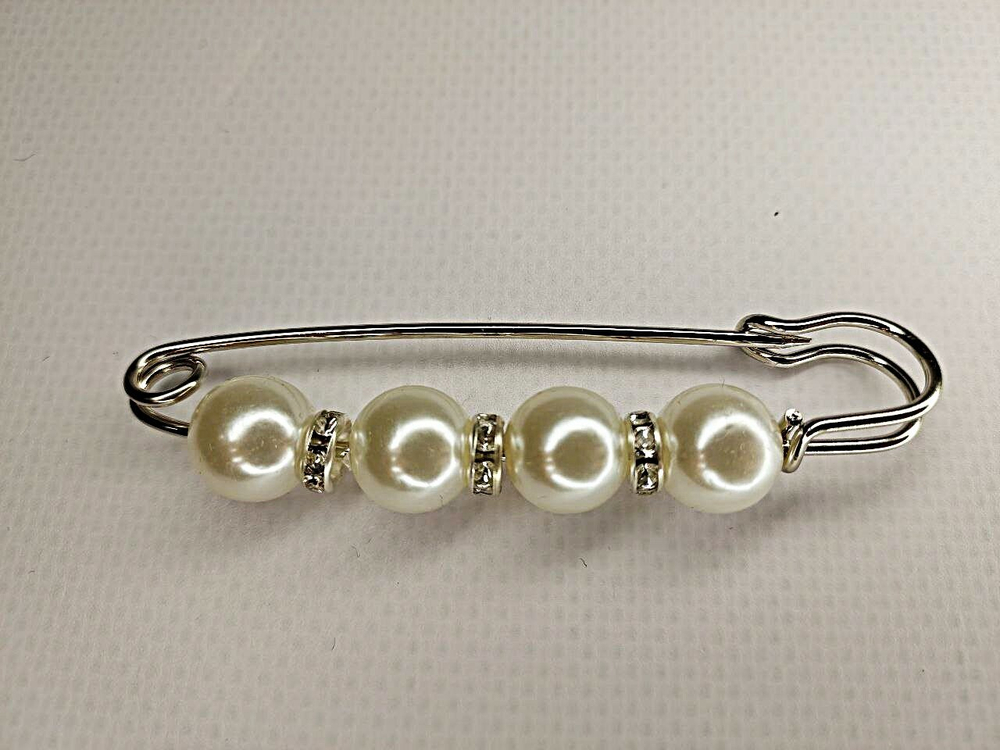 Булавка брошь "Жемчужины-стразы." для кардигана, пальто, платков, костюмов, одежды. Цвет жемчужный белый.
