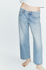 Джинсы TRF с низкой талией, короткими и широкими брючинами - ZARA