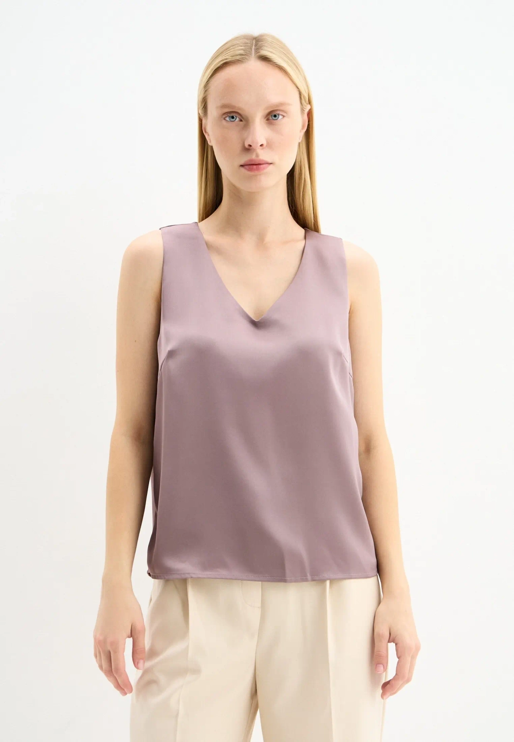 Топ с V-образным вырезом мокко мусс