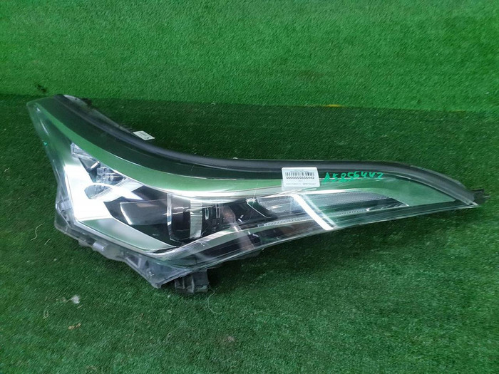 Фара левая Toyota C-HR (2016-2019) галоген