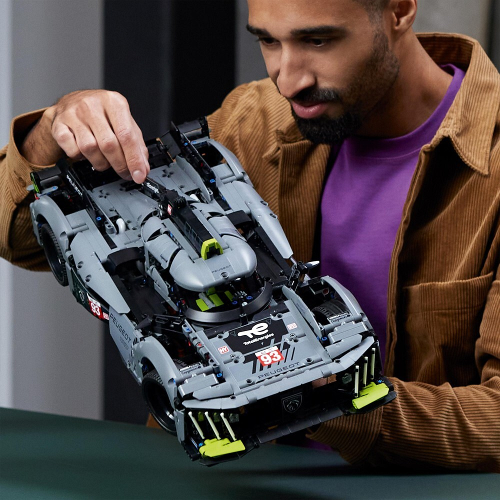 LEGO Technic — Гибридный гиперкар PEUGEOT 9X8 24H Le Mans 42156