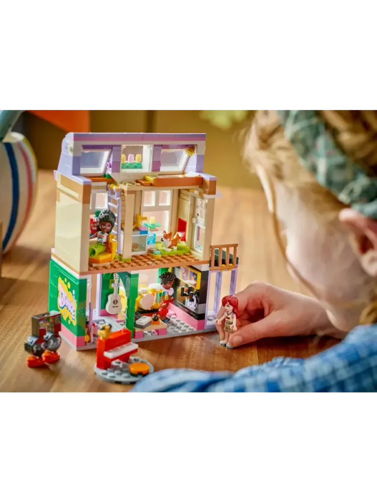 Конструктор Friends 42653 Музыкальный магазин и апартаменты