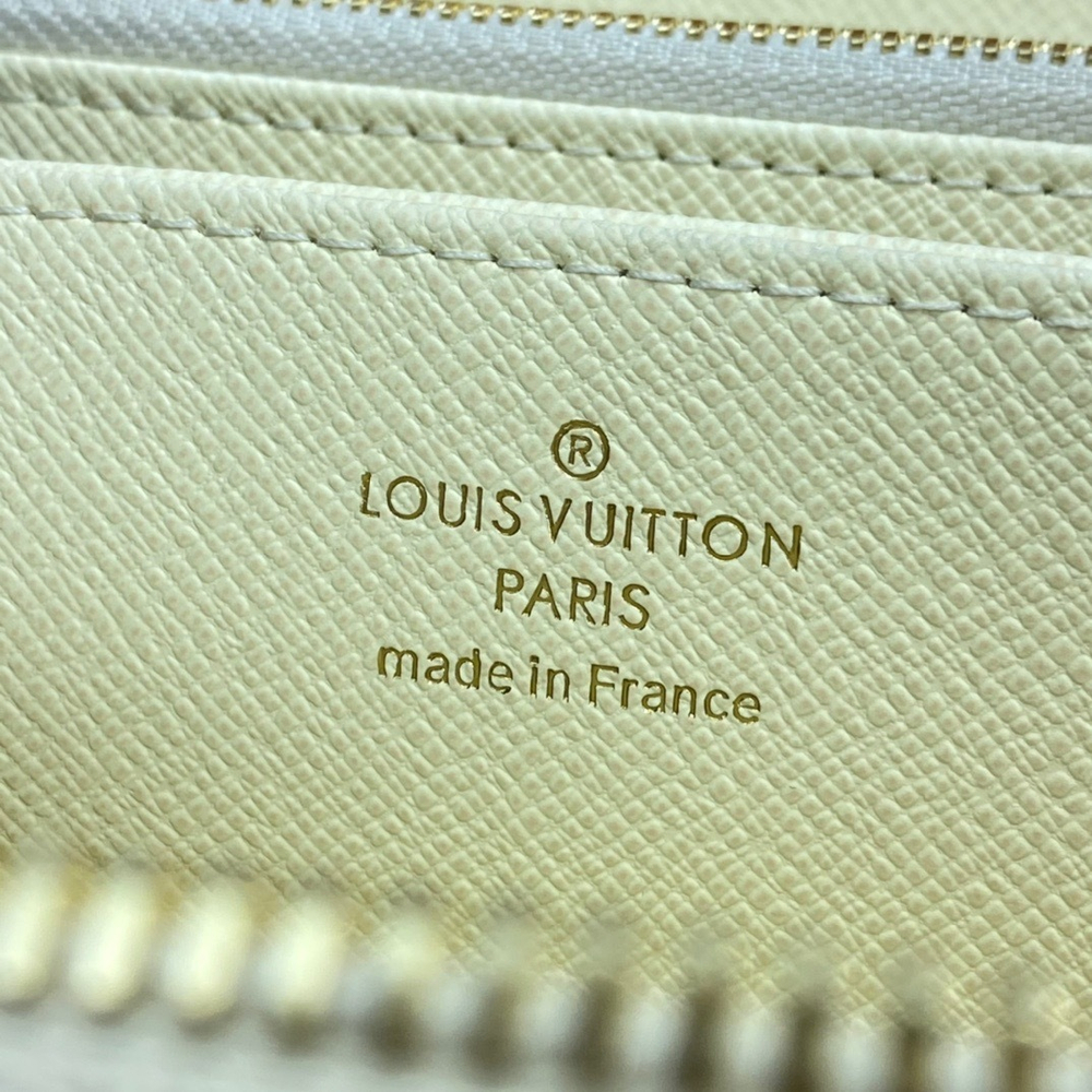 Louis Vuitton Zippy Wallet
