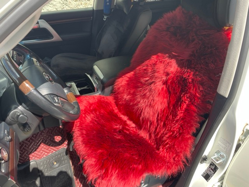 НЕТ - Красный / Шкура из натуральной овчины ковер, цвет красный, размеры 60х105 см, АКЕЯ, без крепежа (за 1 шт.)