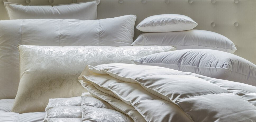 Подушка пуховая трехкамерная 70x70 Christian Fischbacher Princess шелк