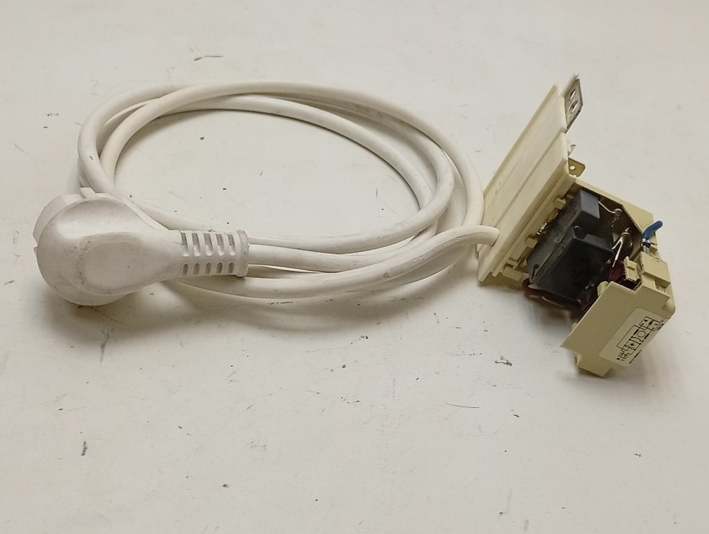 WMUF5050 кт42 Сетевой фильтр стиральной машины Hotpoint-Ariston б/у