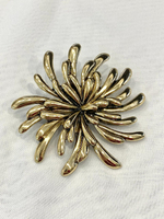 Брошь цветок, оттенок золото антик