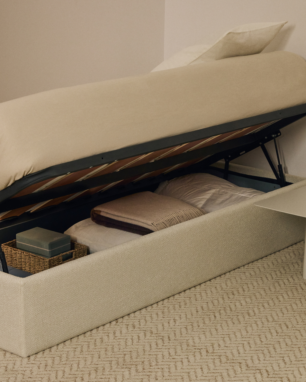 Основание кровати Nelzi с боковым открыванием из шенилла цвета экрю для матраса 90 x 200 см