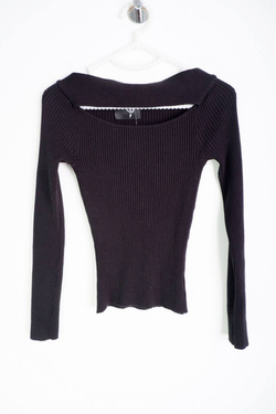 Джемпер Chuba лаконичный, визуально на 40/42 размер