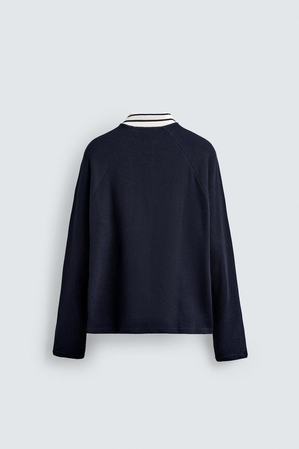 ZARA ПОЛО С КОНТРАСТНЫМ ПРИНТОМ, МОРСКОЙ СИНИЙ