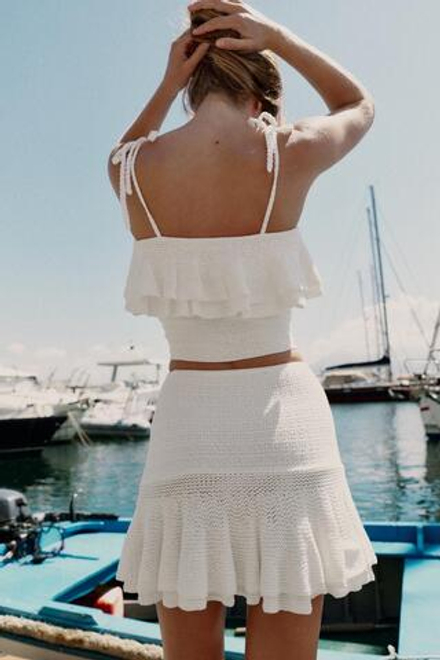 ZARA ТРИКОТАЖНАЯ МИНИ-ЮБКА С ВОЛАНАМИ, БЕЛЫЙ