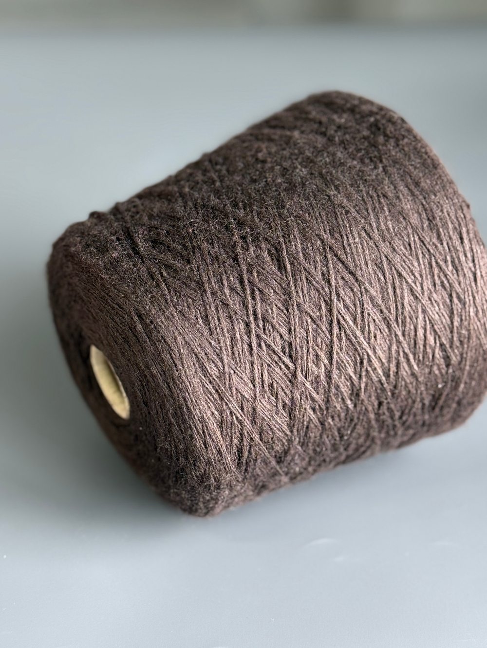 Пряжа Hasegawa HKA1219, 3/6.25(100%  шелк), 208м/100гр, коричневый