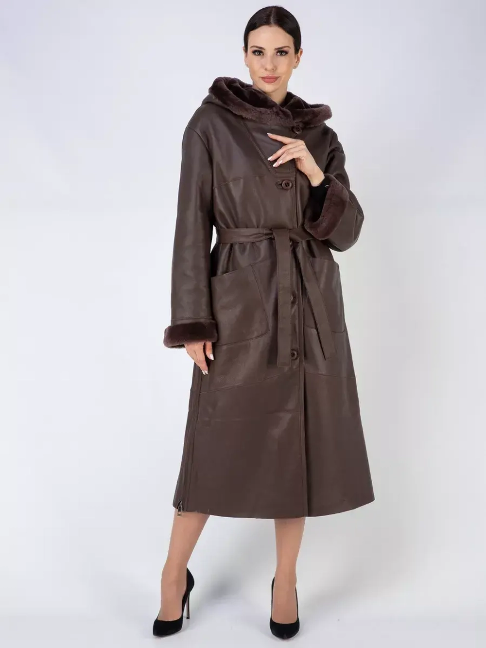 Дубленка зимняя натуральная с капюшоном