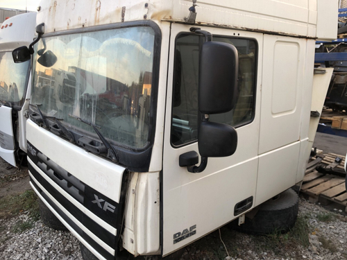 Дверь левая в сборе