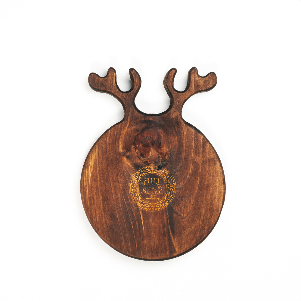 Деревянная менажница из кедра для подачи блюд и закусок с гравировкой "Время чудес". MG77