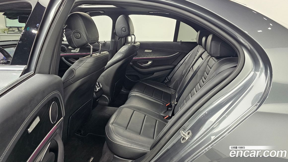 Mercedes-Benz E-Class W213 E220d 4MATIC AMG Line (09.2021)