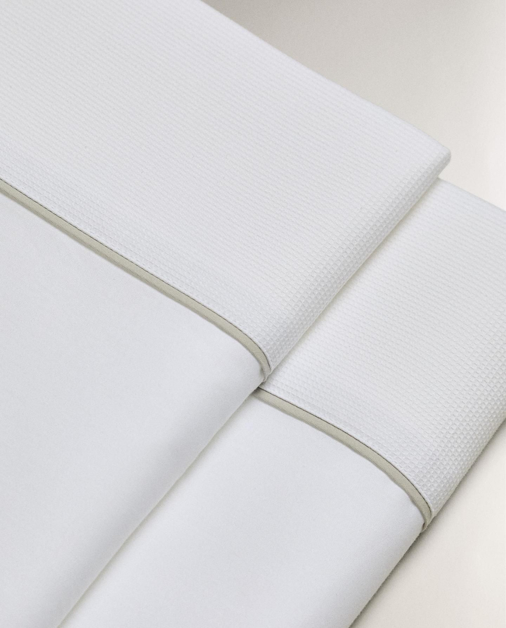 Zara Home - Простыня с пики и pipingiem, серый, 270x280 см