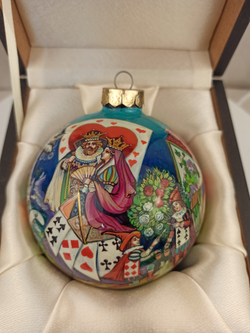 Шар новогодний с круговой авторской росписью  Палех "Алиса в стране чудес" в футляре