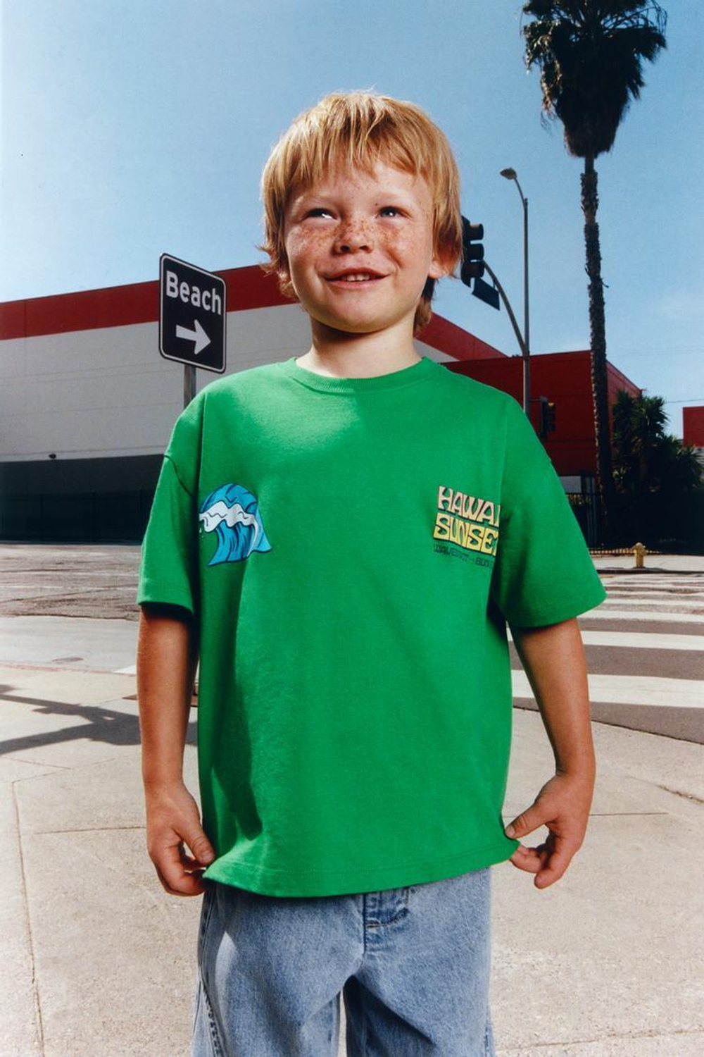 ZARA ФУТБОЛКА С ПРИНТОМ «СЕРФИНГ», ЗЕЛЕНЫЙ