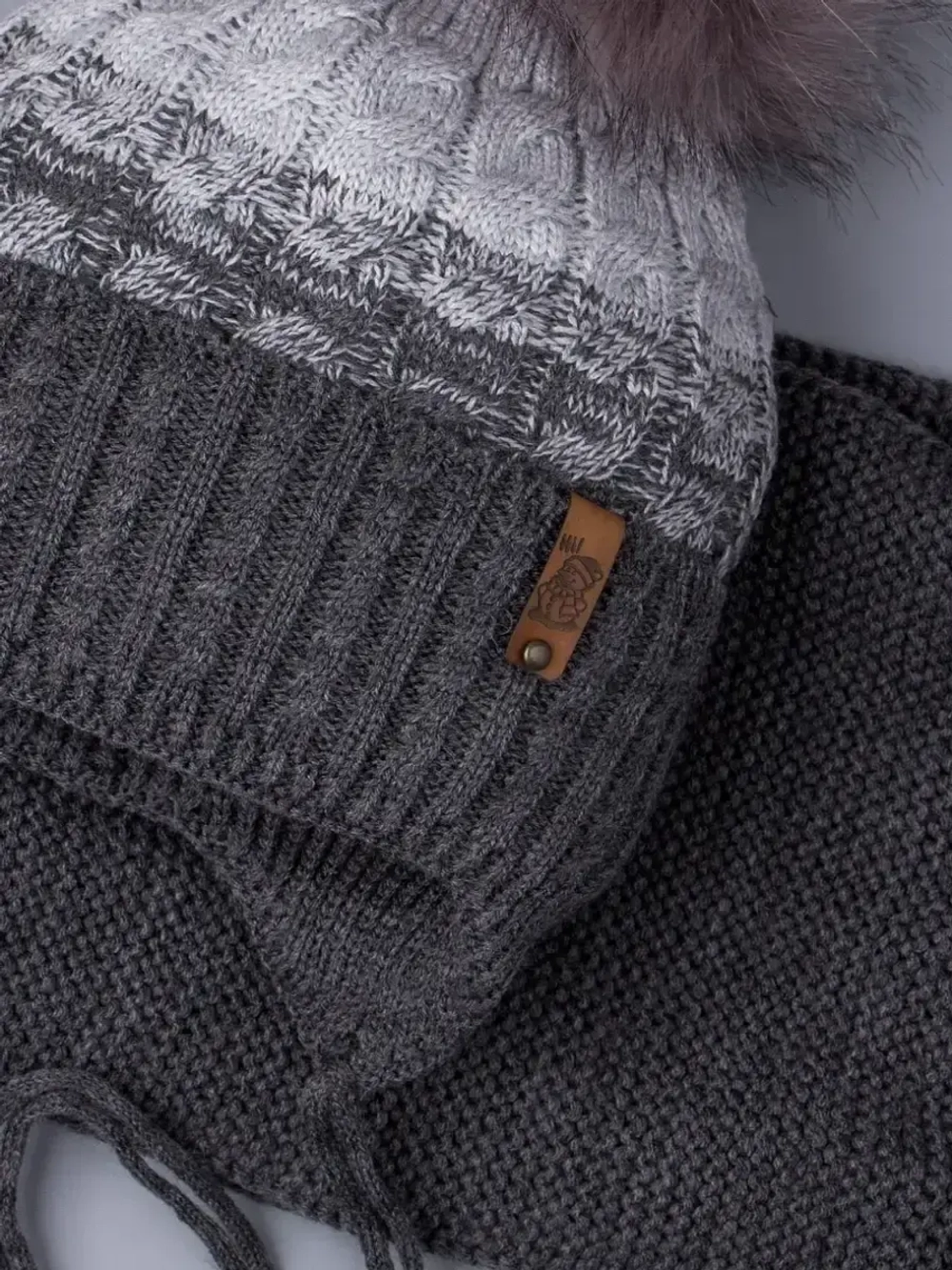 Шапка для мальчика зимняя вязаная и снуд