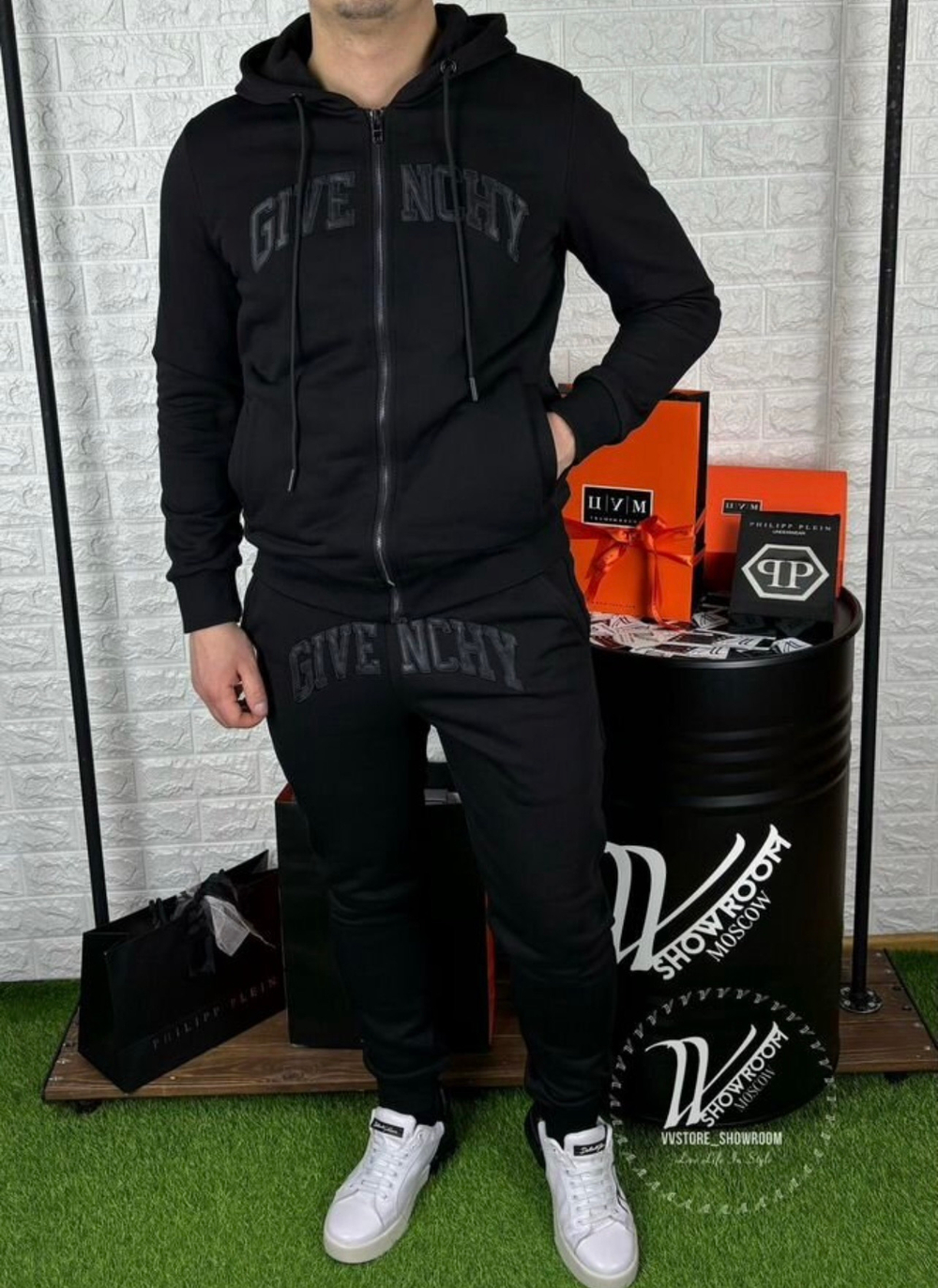 Спортивный костюм Givenchy