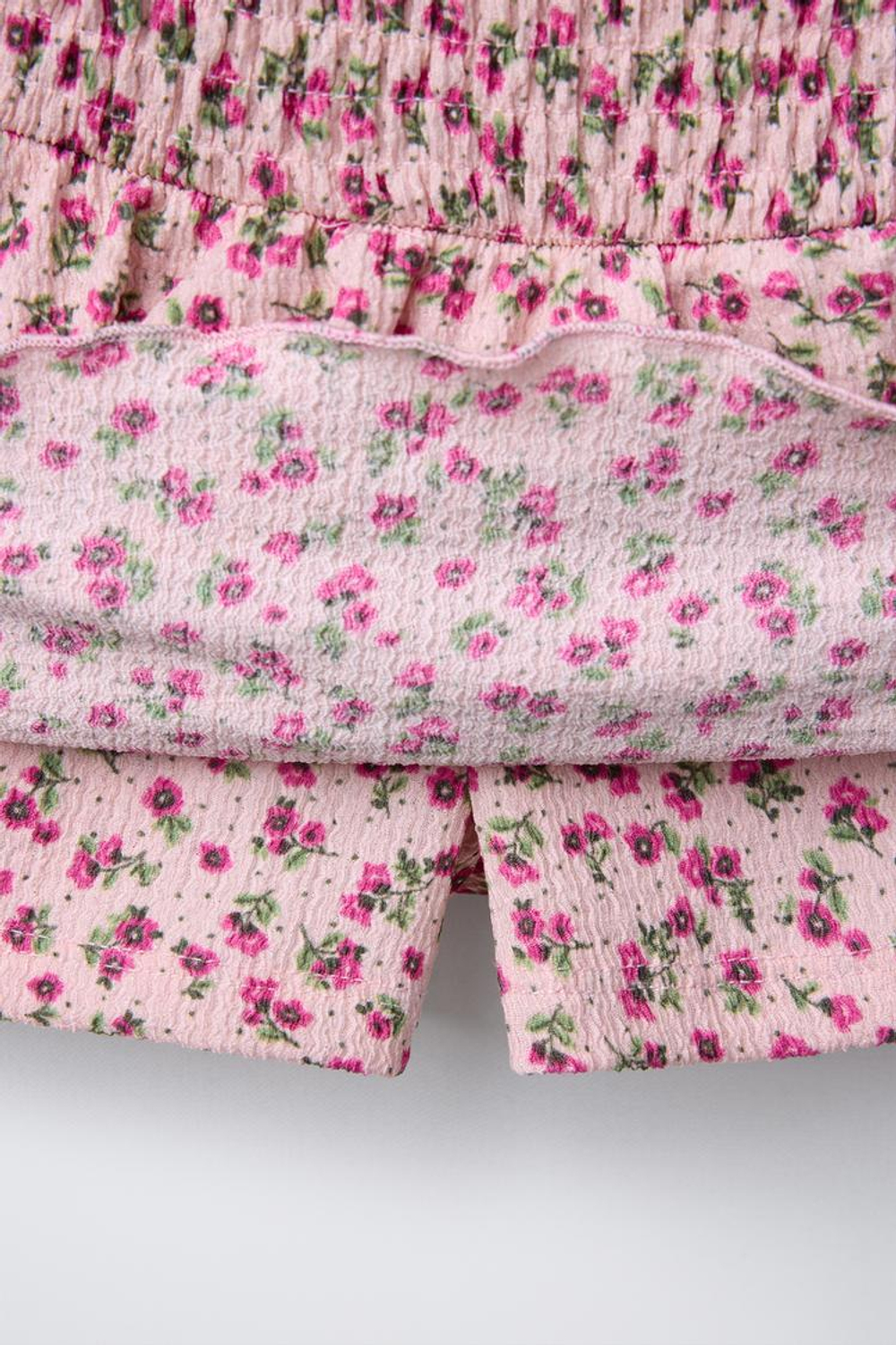 ZARA ЮБКА-ШОРТЫ ИЗ РЕЛЬЕФНОЙ ТКАНИ С ЦВЕТОЧНЫМ ПРИНТОМ, РОЗОВЫЙ