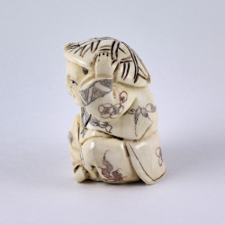 Нэцкэ Ребенок Карако играет в прятки