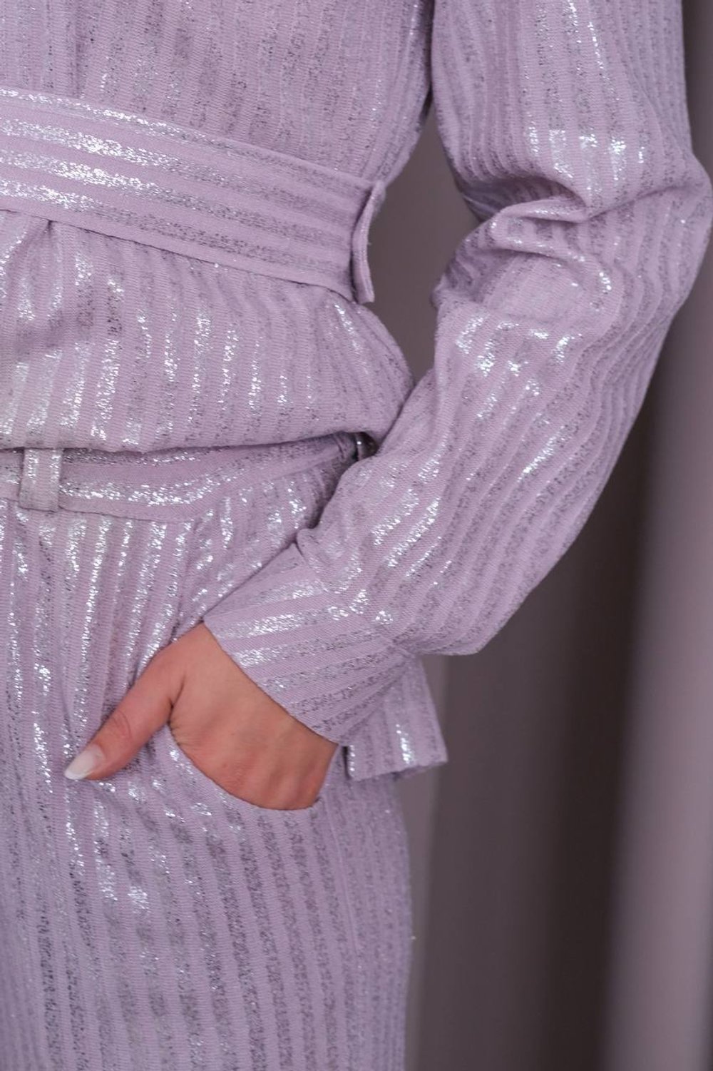 Костюм лиловый с блеском