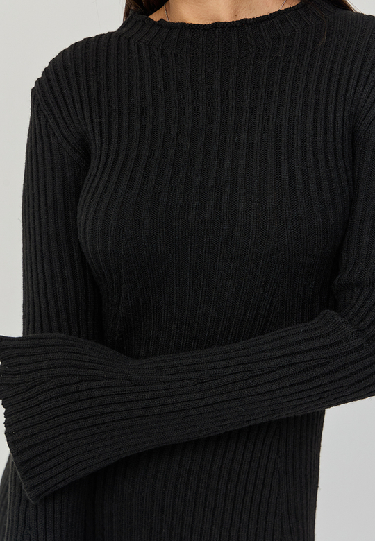 Платье вязаное мини