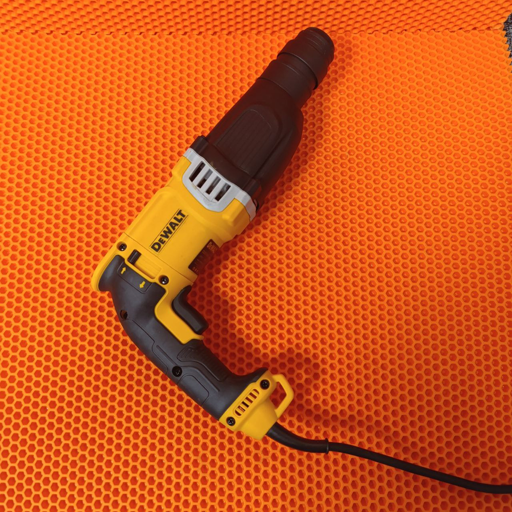 Перфоратор Dewalt D25143