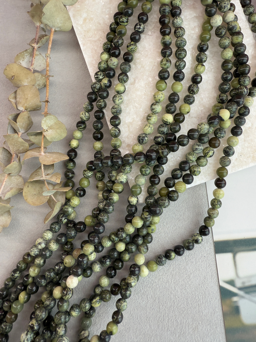 Натуральный змеевик 6 мм, 37 мм